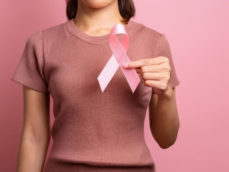 Outubro Rosa: Um Guia dos Exames  Essenciais para a Saúde da Mulher